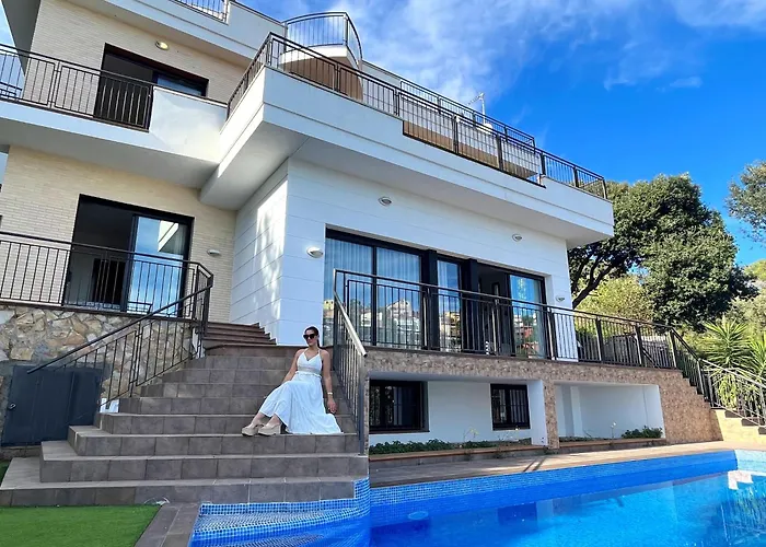 Villa De Lujo Con Vistas Al Mar Y Piscina Privada